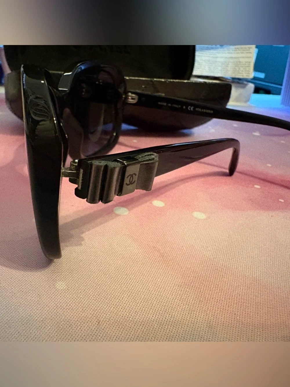 CHANEL oversized sunglasses